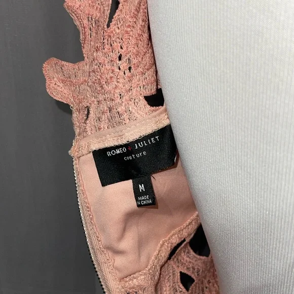 Romeo+Juliet Couture Dress - Picture 3 of 5